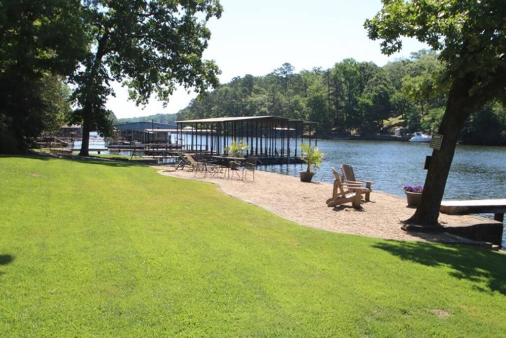 #05 - Lakefront Two Bedroom Cottage- Pet Friendly Hot Springs Exterior photo