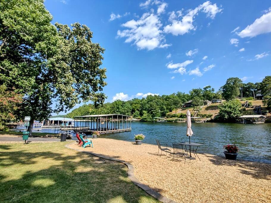 #05 - Lakefront Two Bedroom Cottage- Pet Friendly Hot Springs Exterior photo